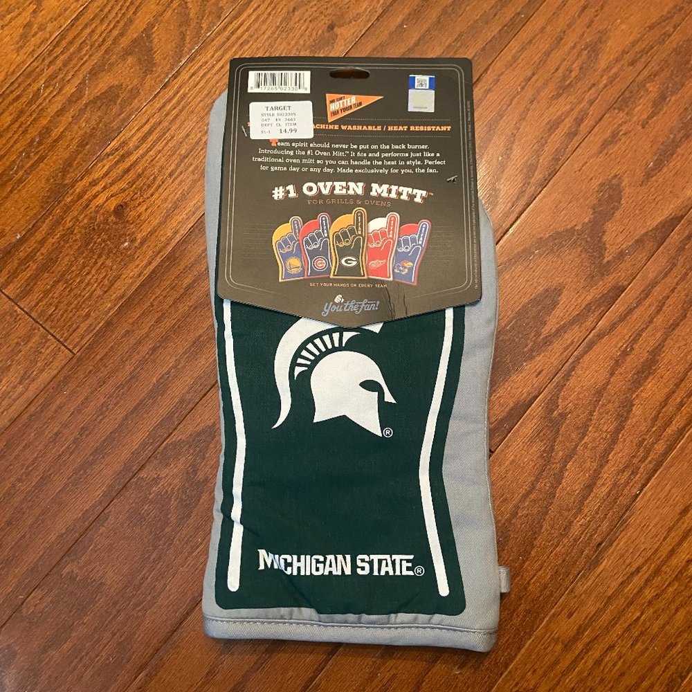 NEW! Michigan State Oven Mitt
